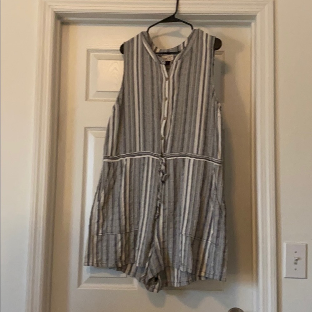 Striped Romper - Picture 1 of 4
